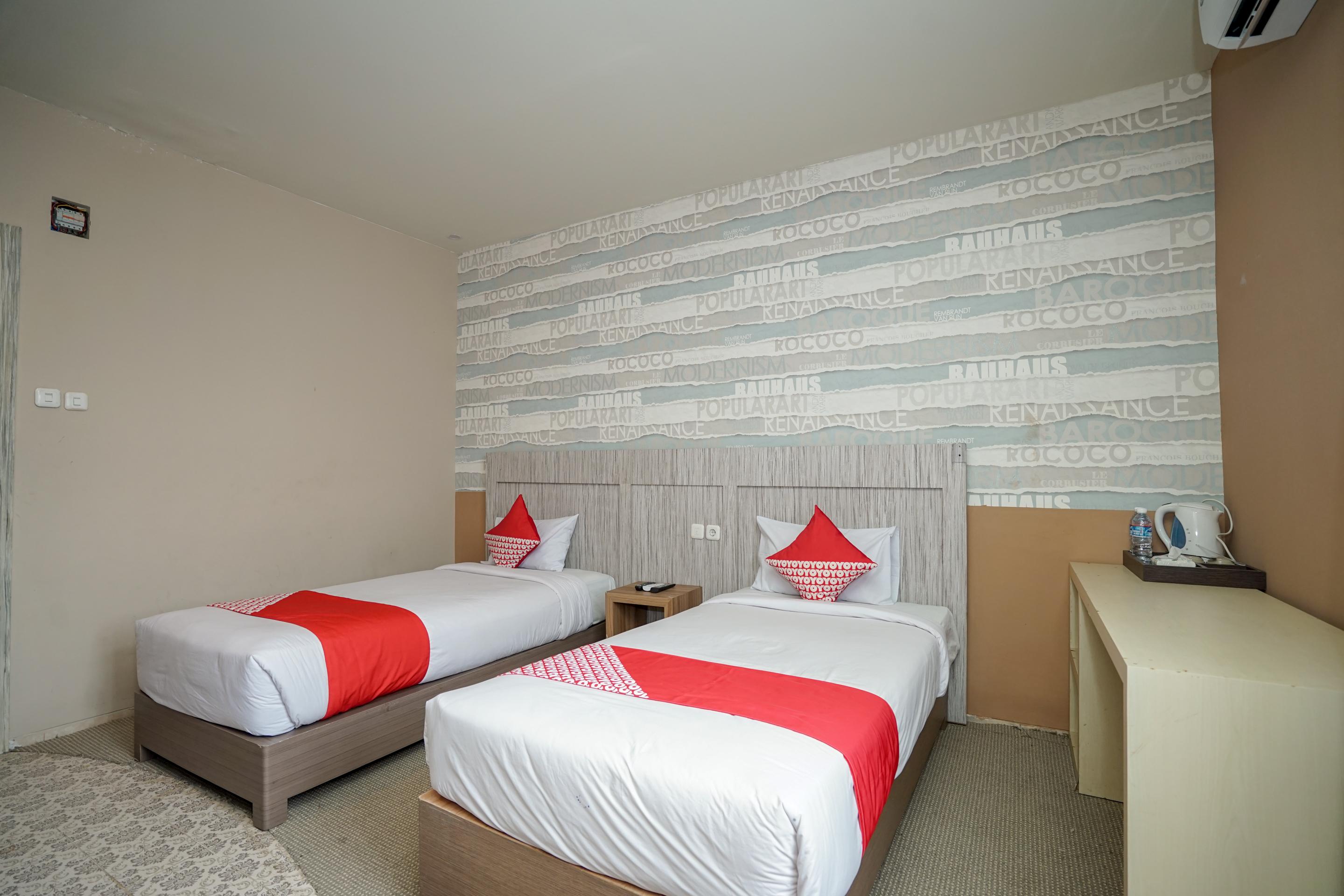 Urbanview Hotel Best Skip Palembang Exterior photo