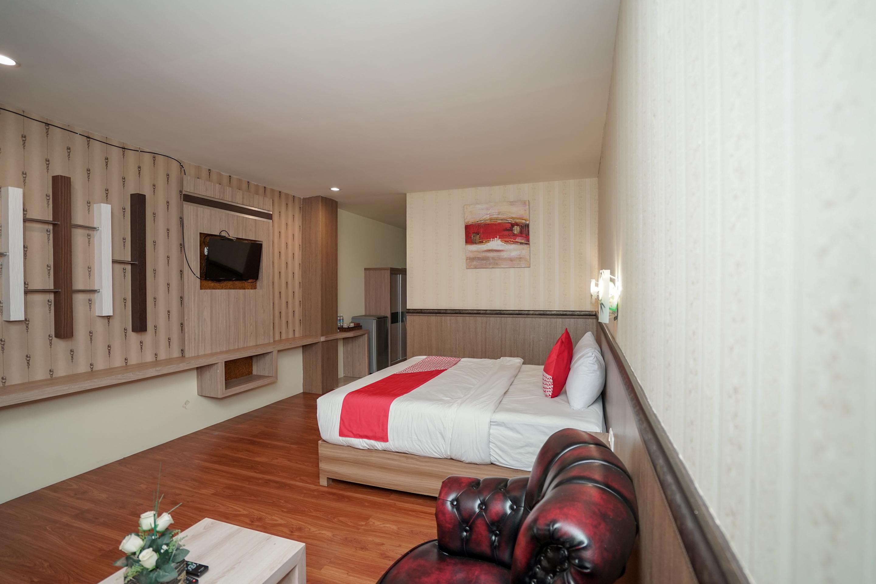 Urbanview Hotel Best Skip Palembang Exterior photo