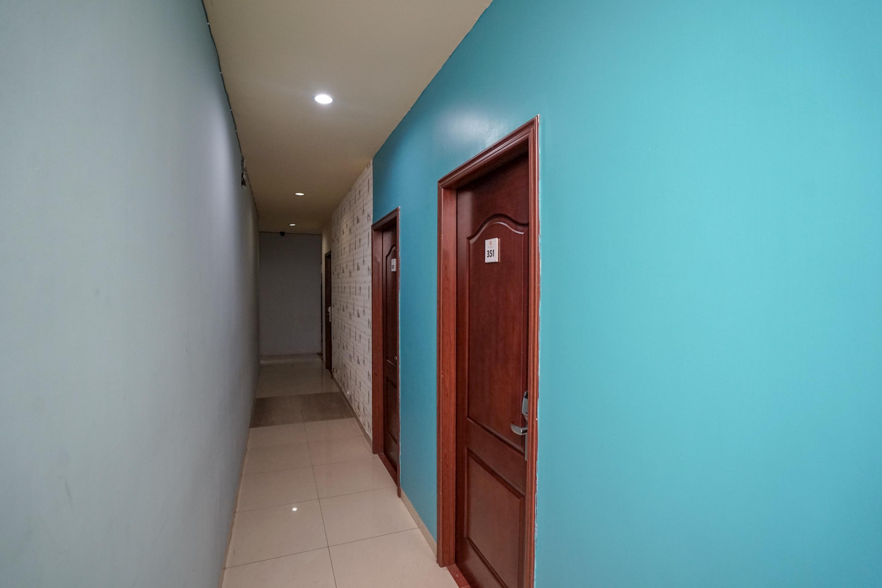 Urbanview Hotel Best Skip Palembang Exterior photo