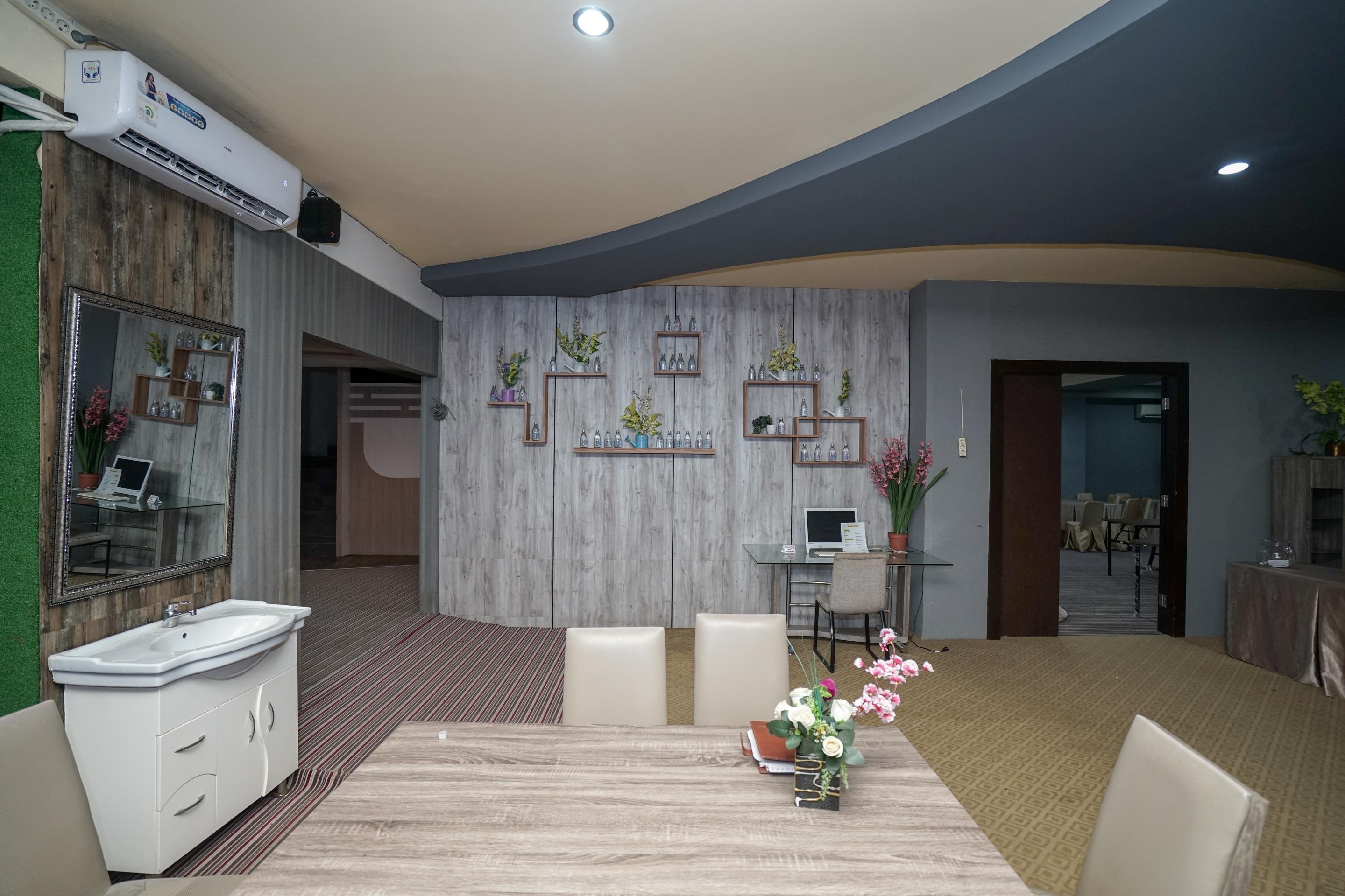 Urbanview Hotel Best Skip Palembang Exterior photo
