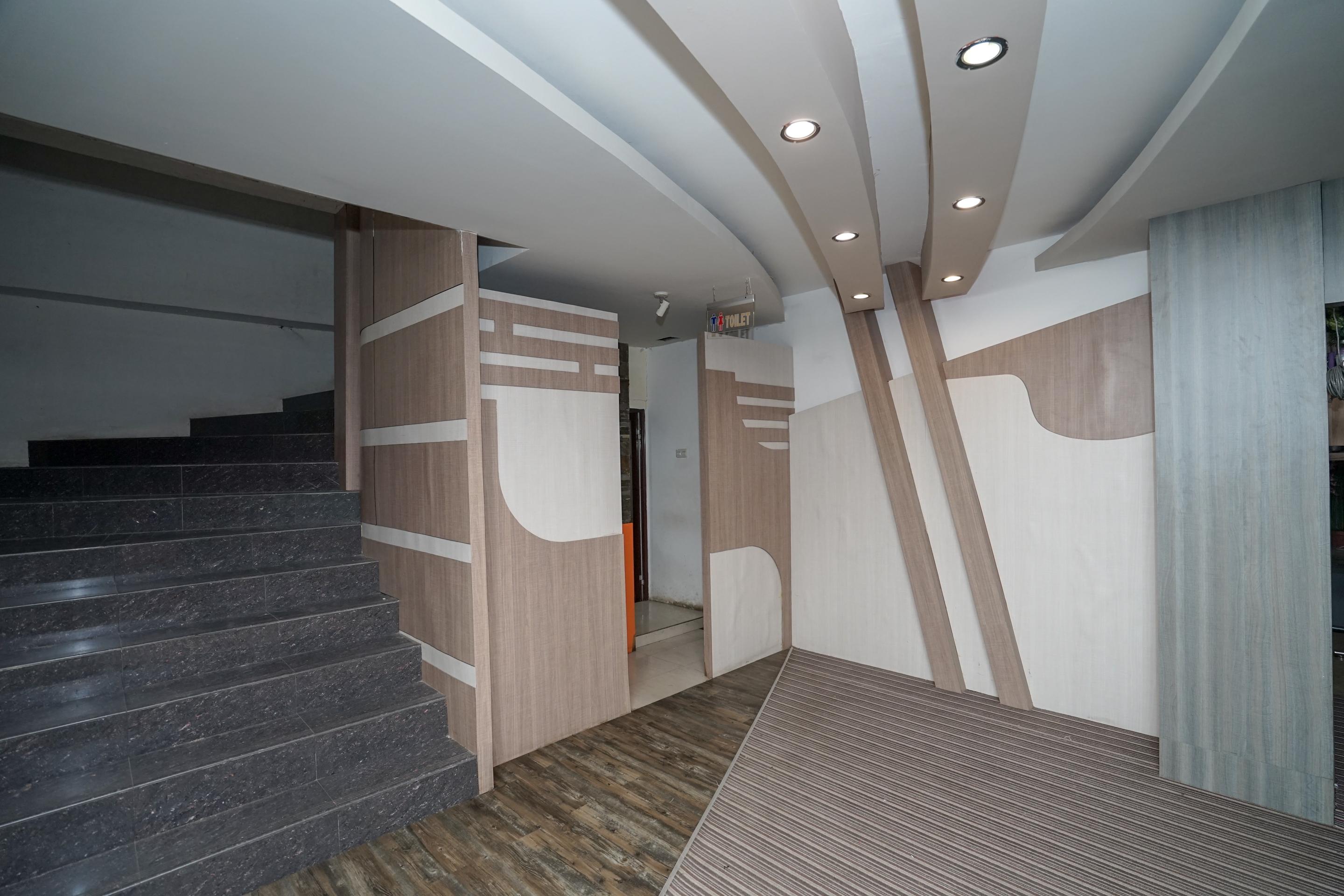 Urbanview Hotel Best Skip Palembang Exterior photo